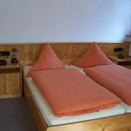 Kro Haus Ausonius *